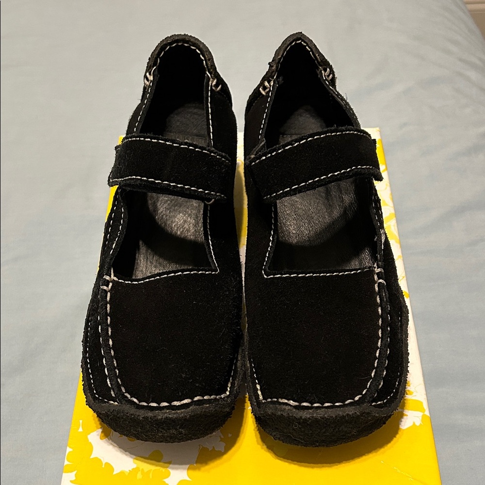 Yellow Box Black size 8 Women’s Shoes
